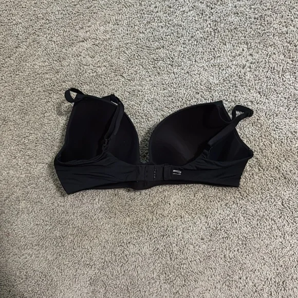 The T-Shirt Bra - Lightly Lined Wireless Bra - Picture 2 of 5